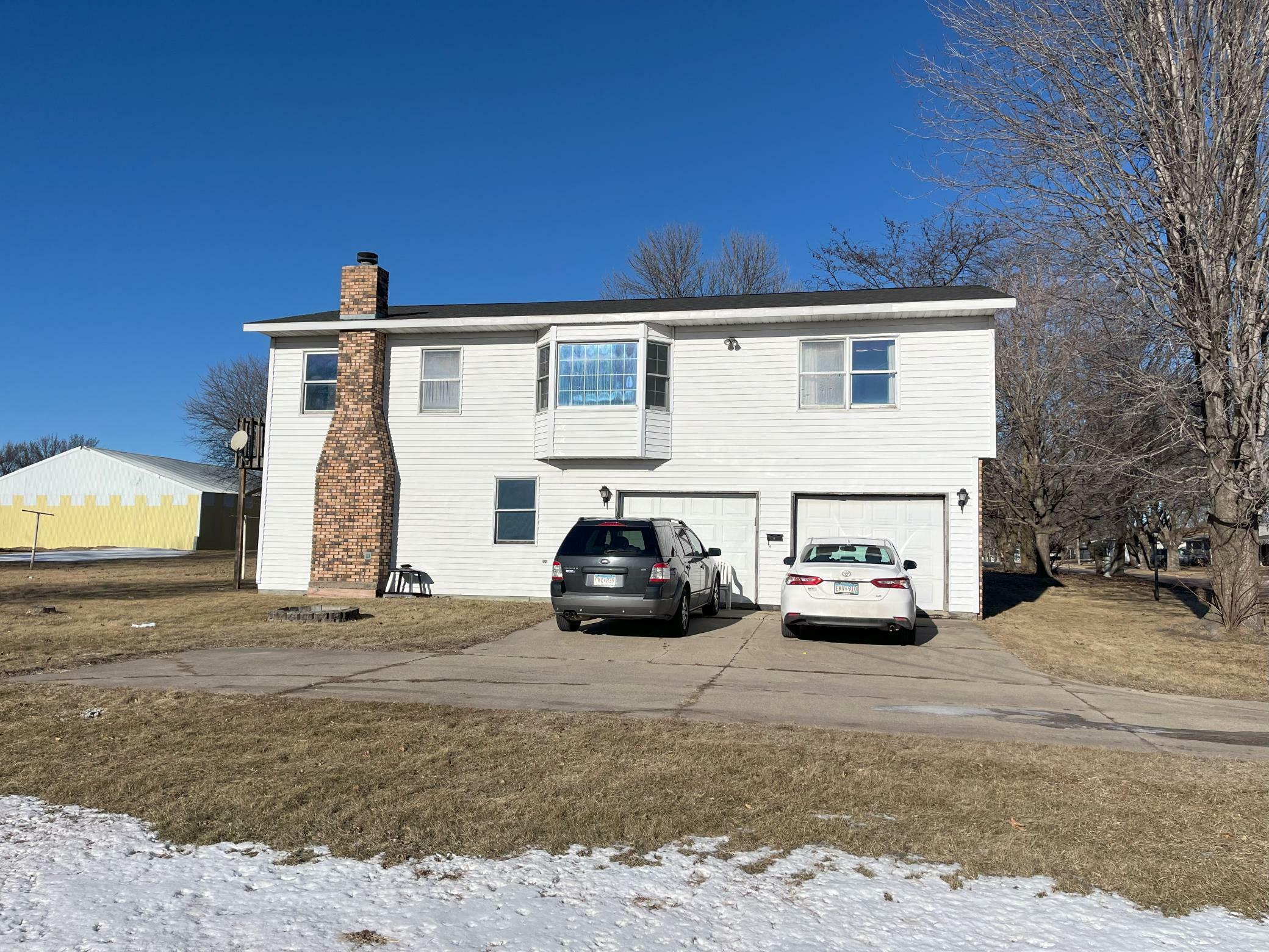 Property Photo: 305 S 6th Avenue E MN 56088