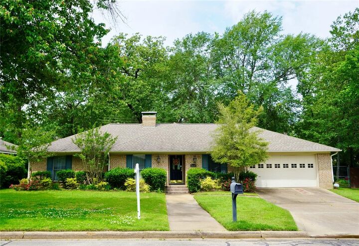 Property Photo:  1030 Laurel Lane  TX 75460