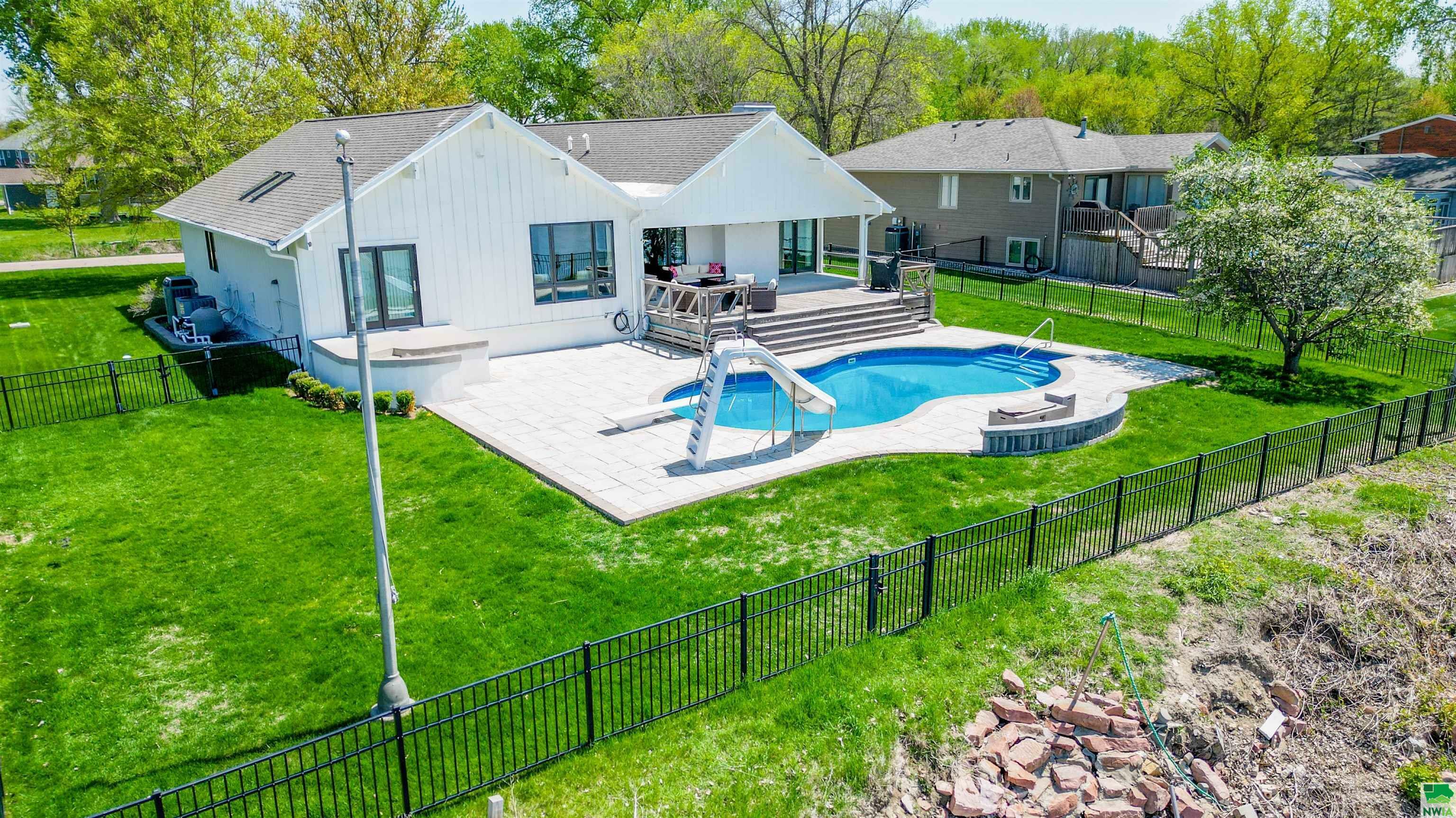 Property Photo: 13 Edgewater Lane SD 57049