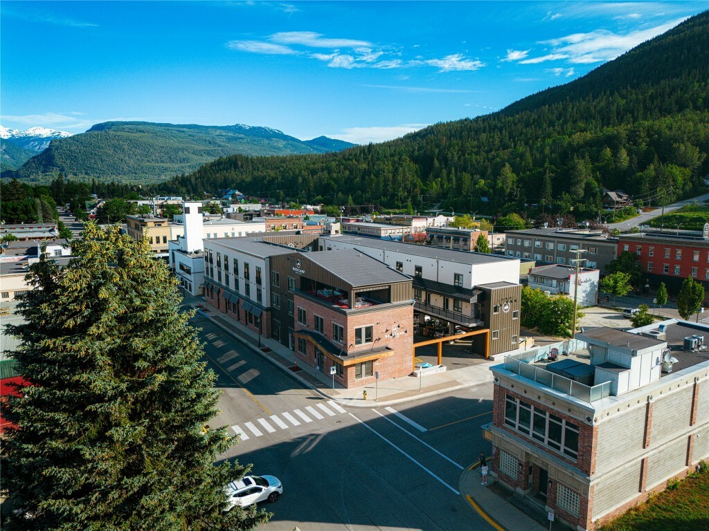 112 Second Street E 104  Revelstoke BC V0E 2S0 photo