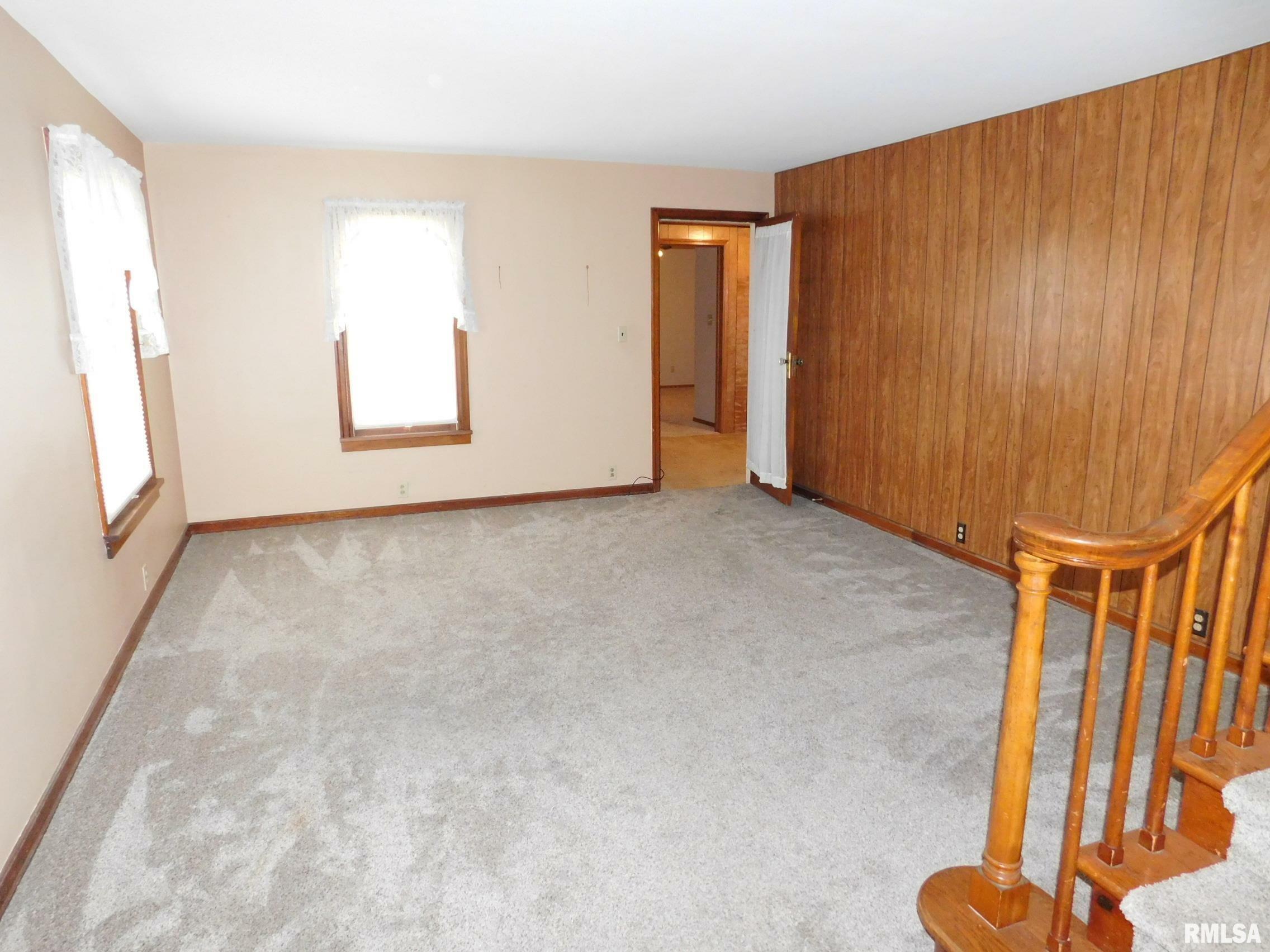 Property Photo:  511 W Washington Street  IL 62838 