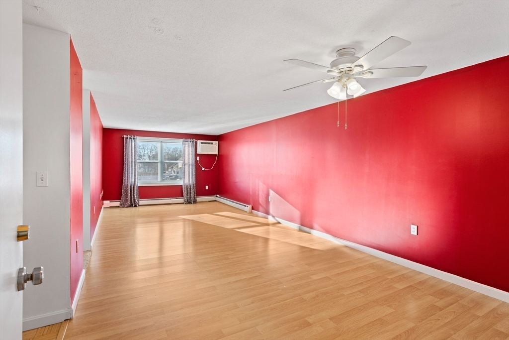 Property Photo:  137 Pine St 14  MA 01851 