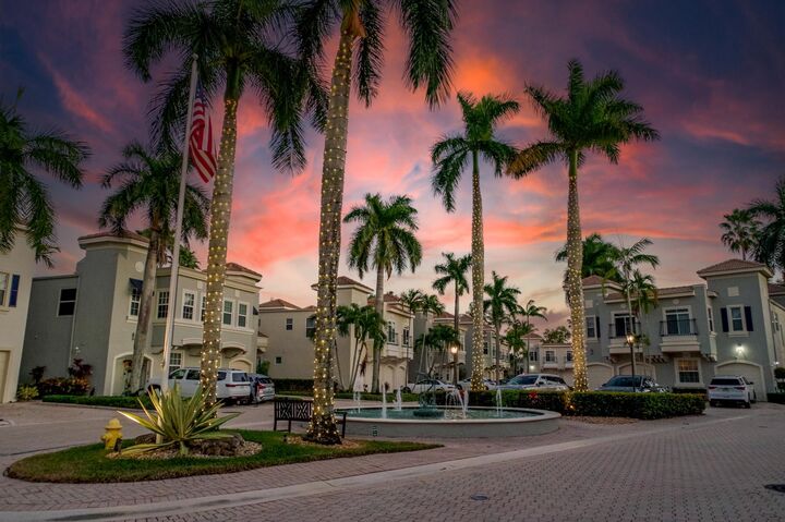 Property Photo: 507 Resort Lane FL 33418