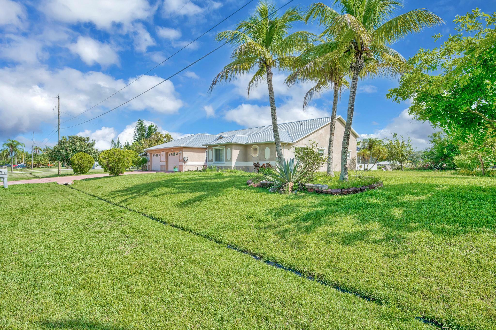 Property Photo:  1732 SW Lexington Drive  FL 34953 