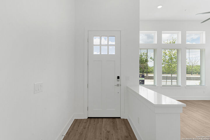 Property Photo: 10011 University Way TX 78224