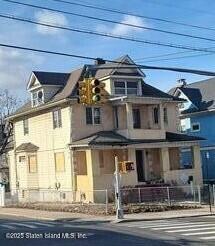 Property Photo:  176 Westervelt Avenue  NY 10301 