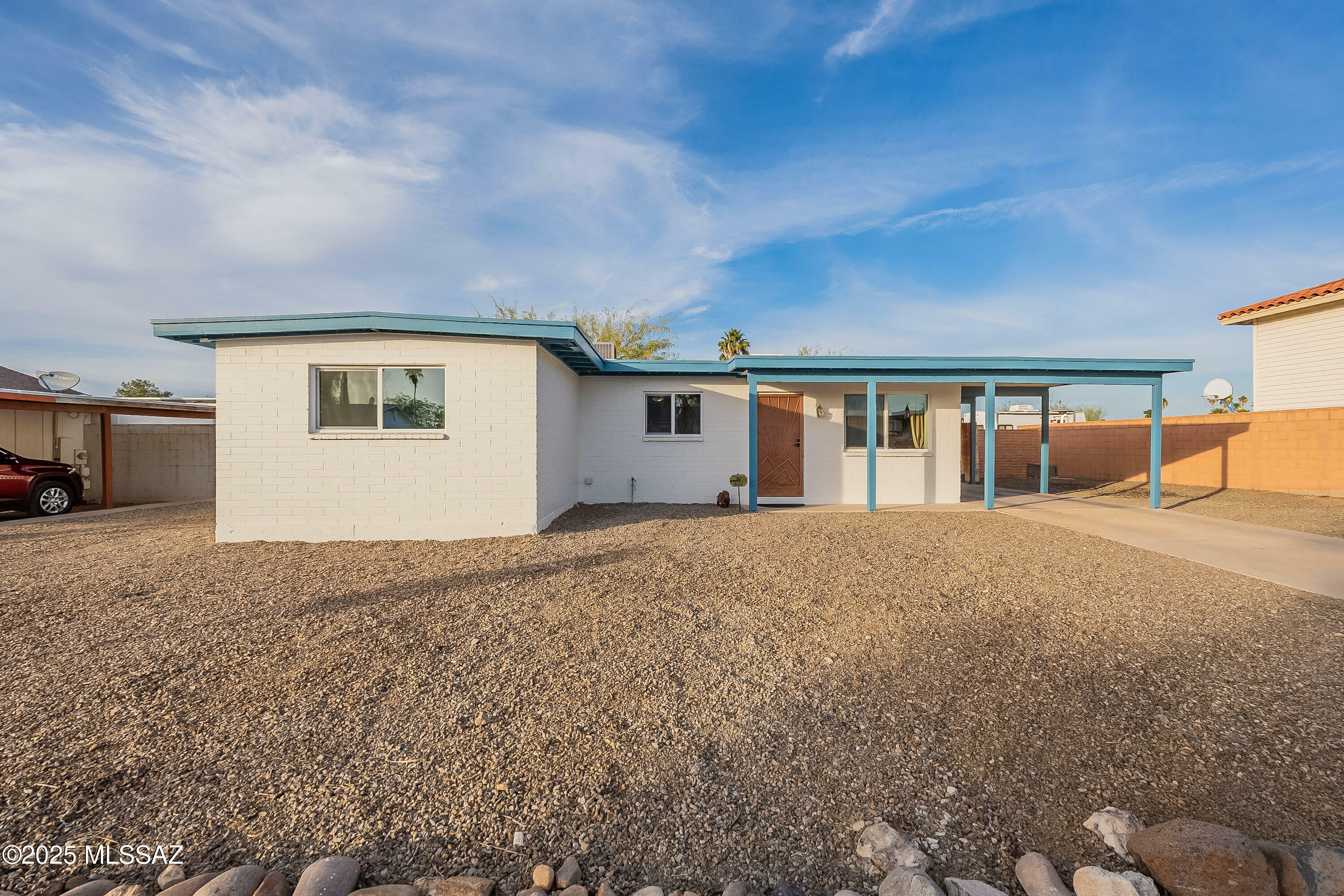 Property Photo:  3810 W Red Wing Street  AZ 85741 