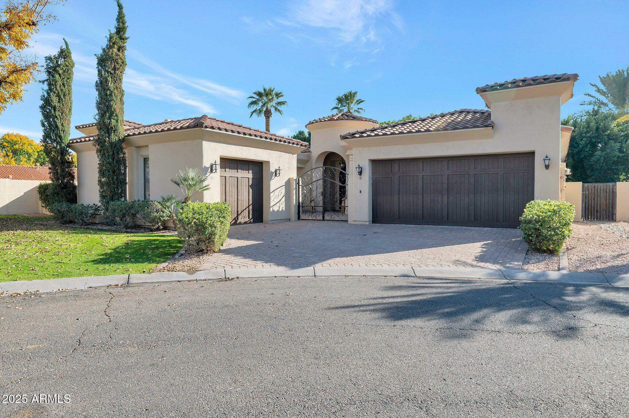 Property Photo:  311 E Wexford Cove  AZ 85020 