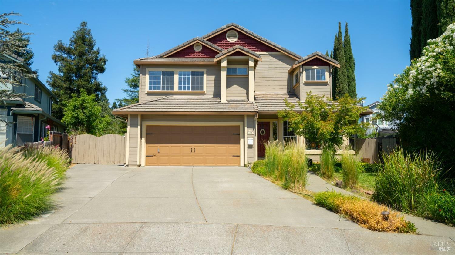 Property Photo:  218 Oak Valley Court  CA 95687 