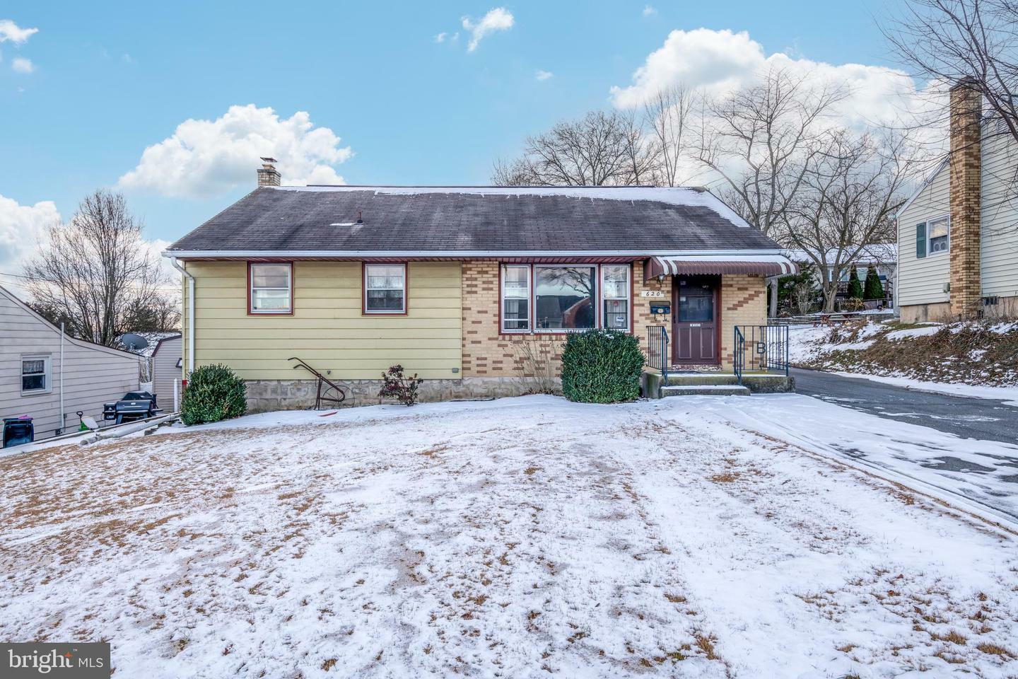 Property Photo:  620 N Mount Joy Street  PA 17022 