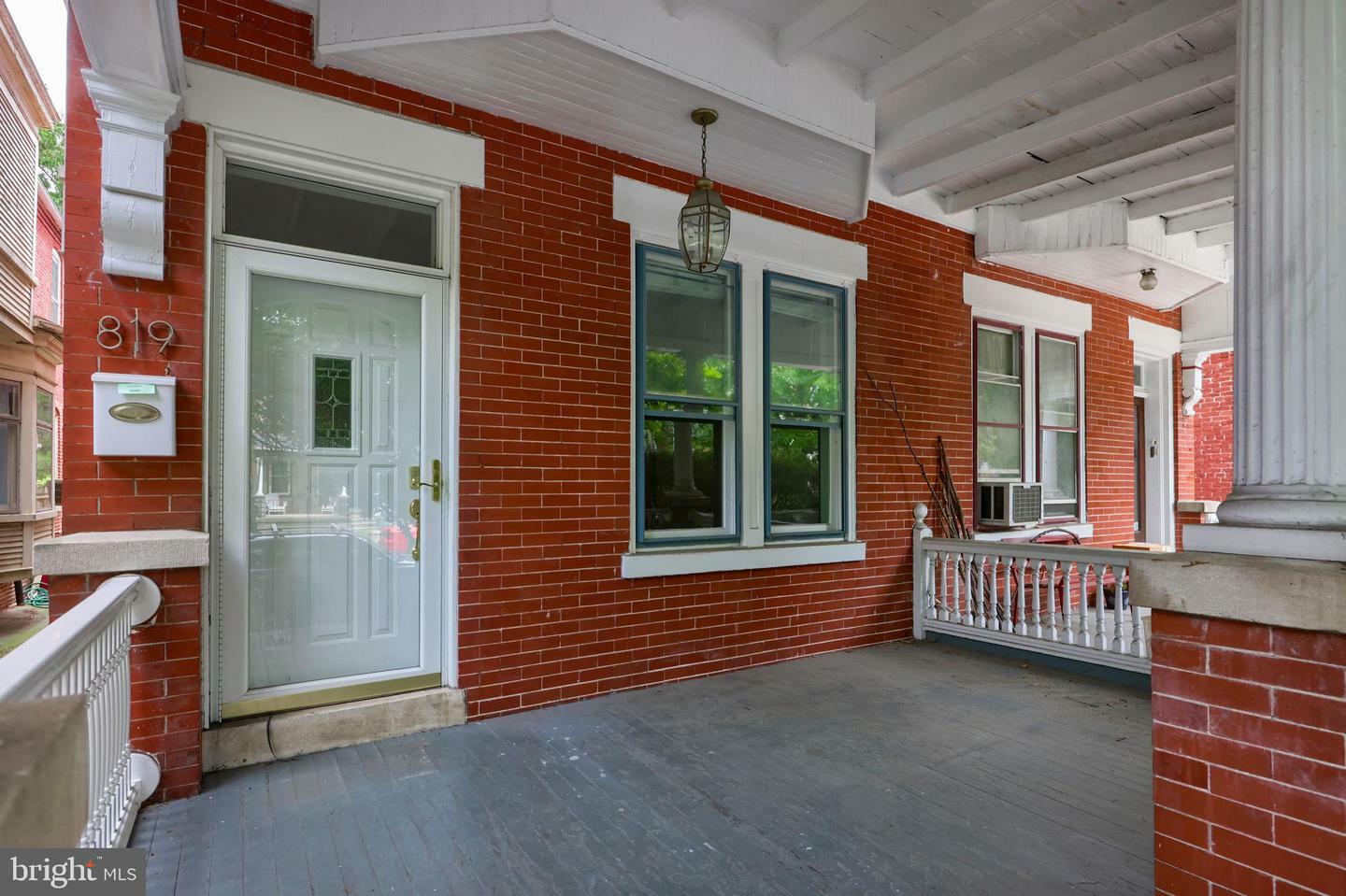 Property Photo:  819 N Duke Street  PA 17602 