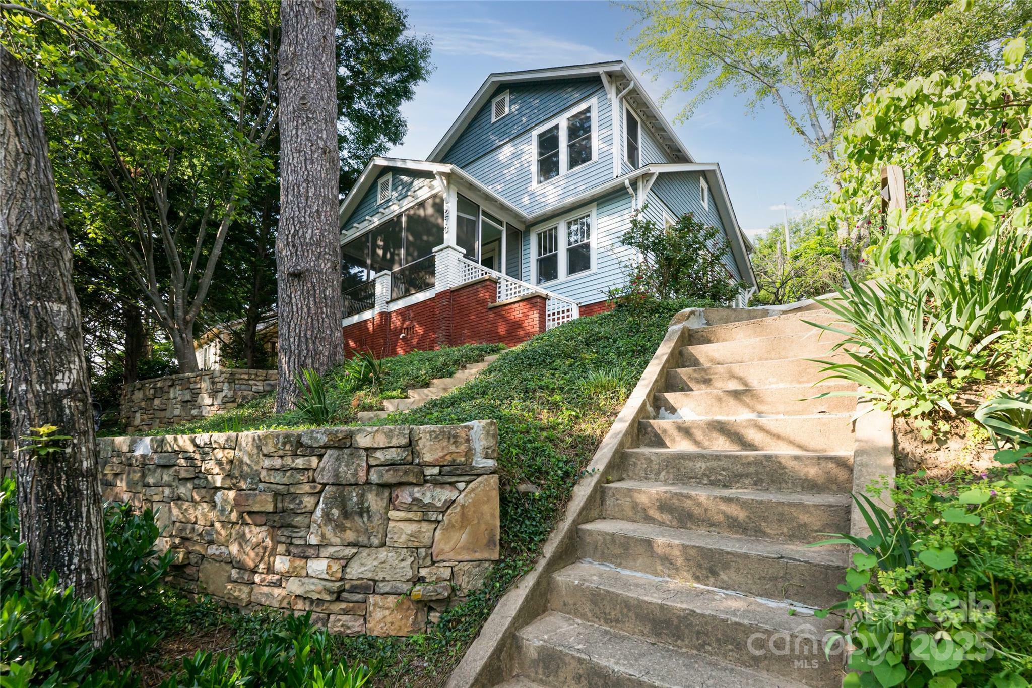 Property Photo: 273 Murdock Avenue NC 28804