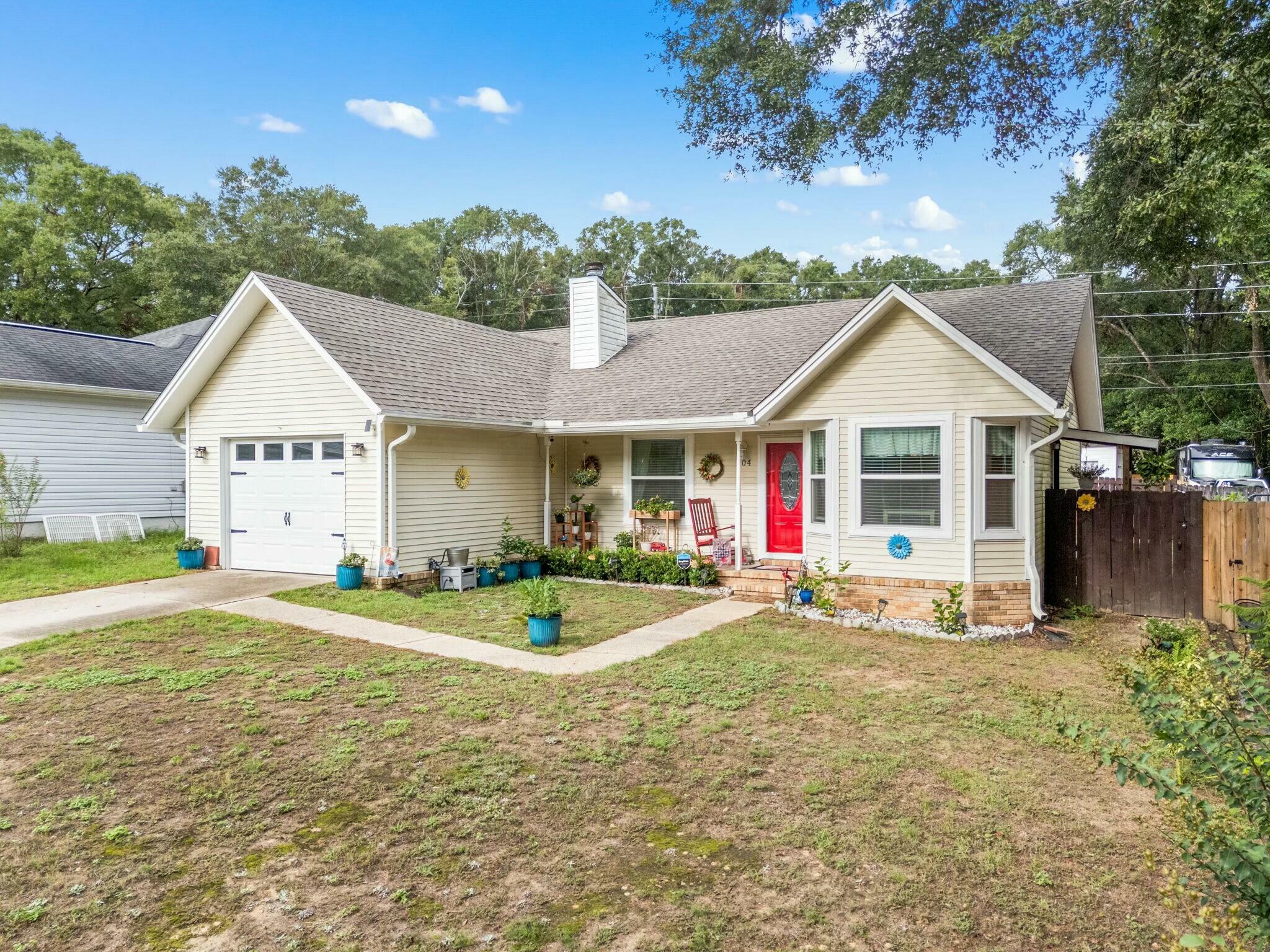 Property Photo:  104 Fairoaks Drive  FL 32539 