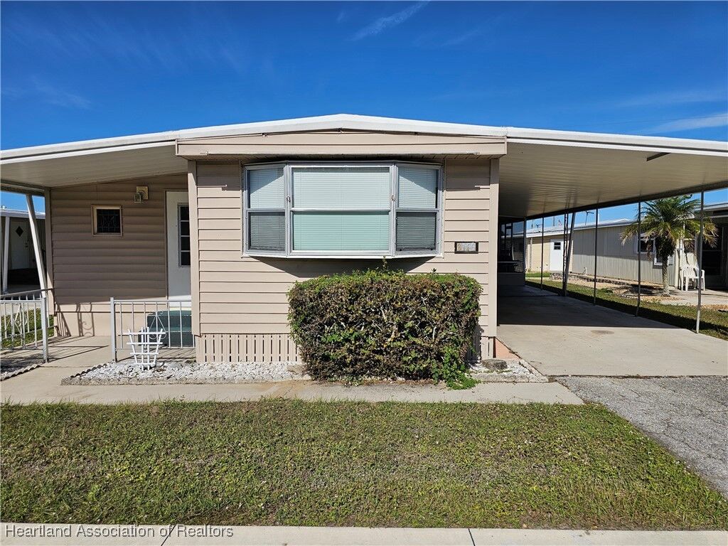 Property Photo:  3116 Desoto Road  FL 33870 