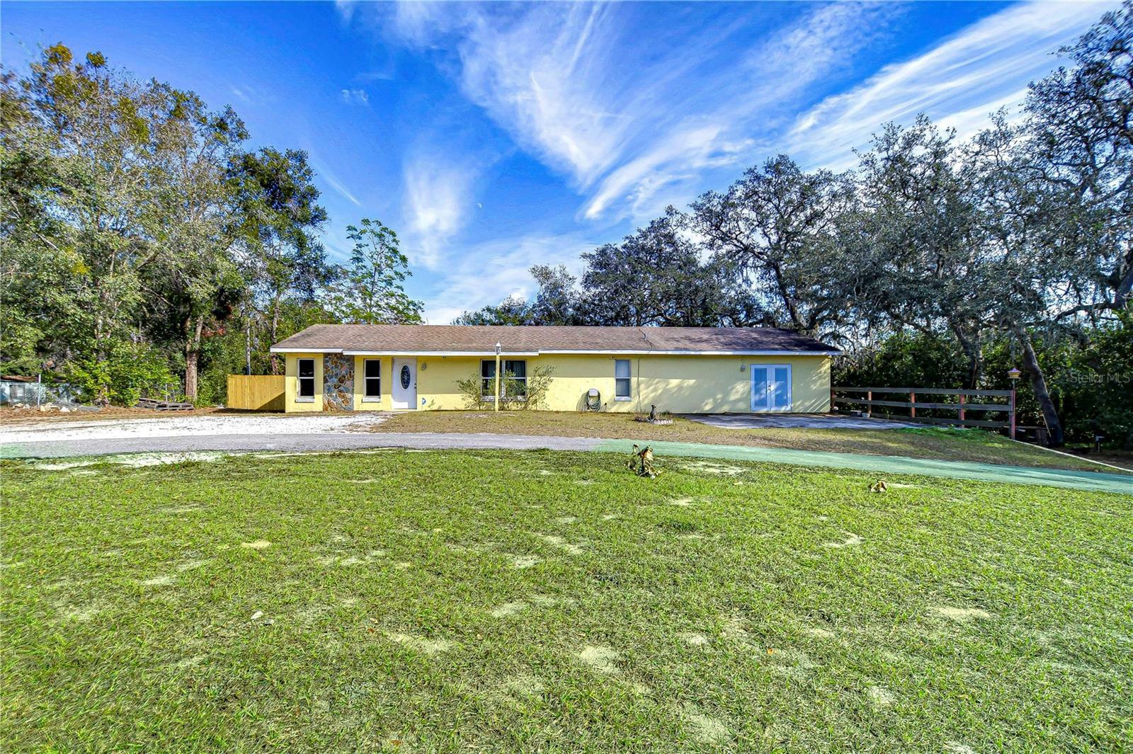 Property Photo:  9650 Starline Drive  FL 33525 