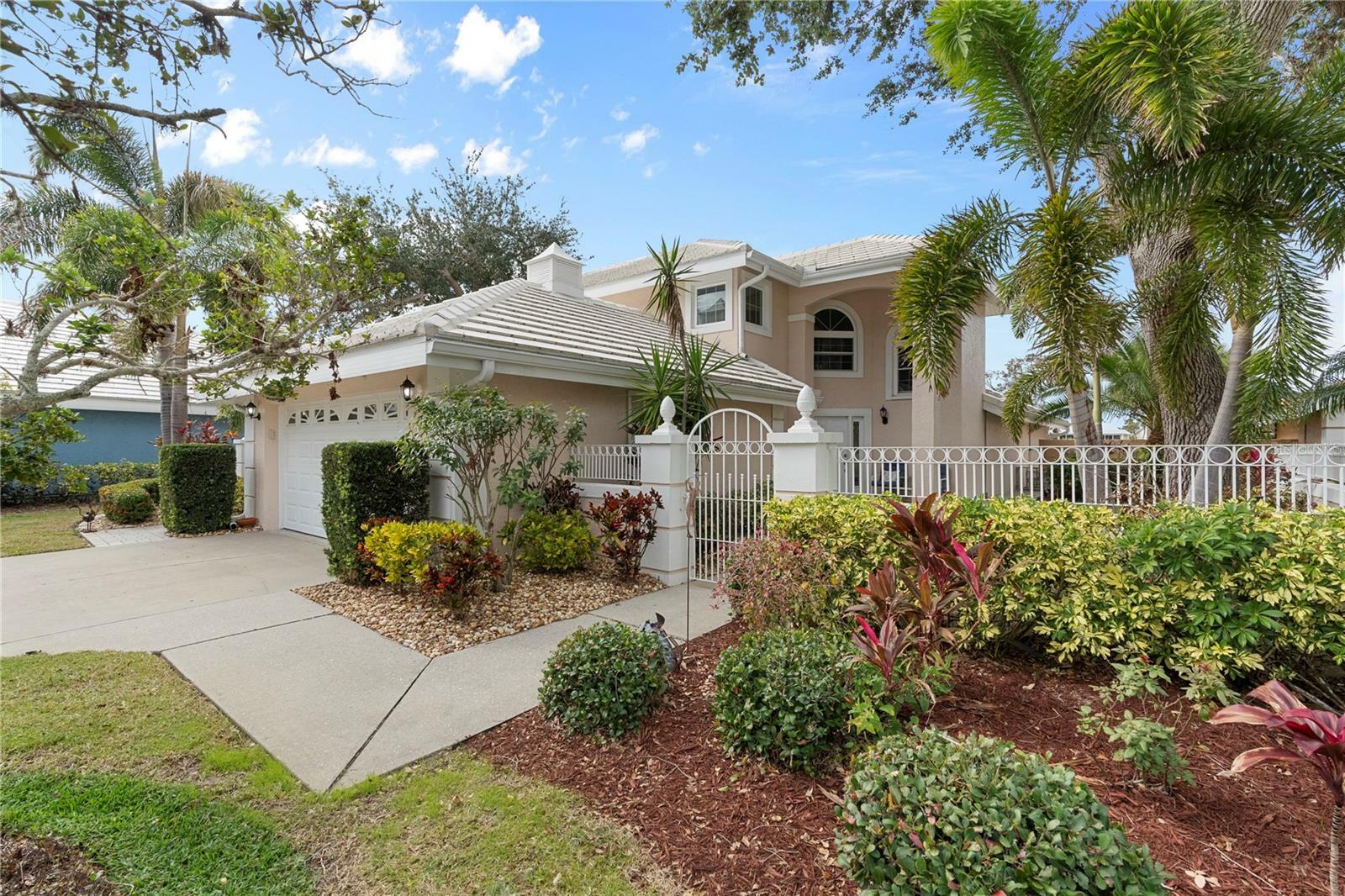 Property Photo: 418 Cardiff Road FL 34293