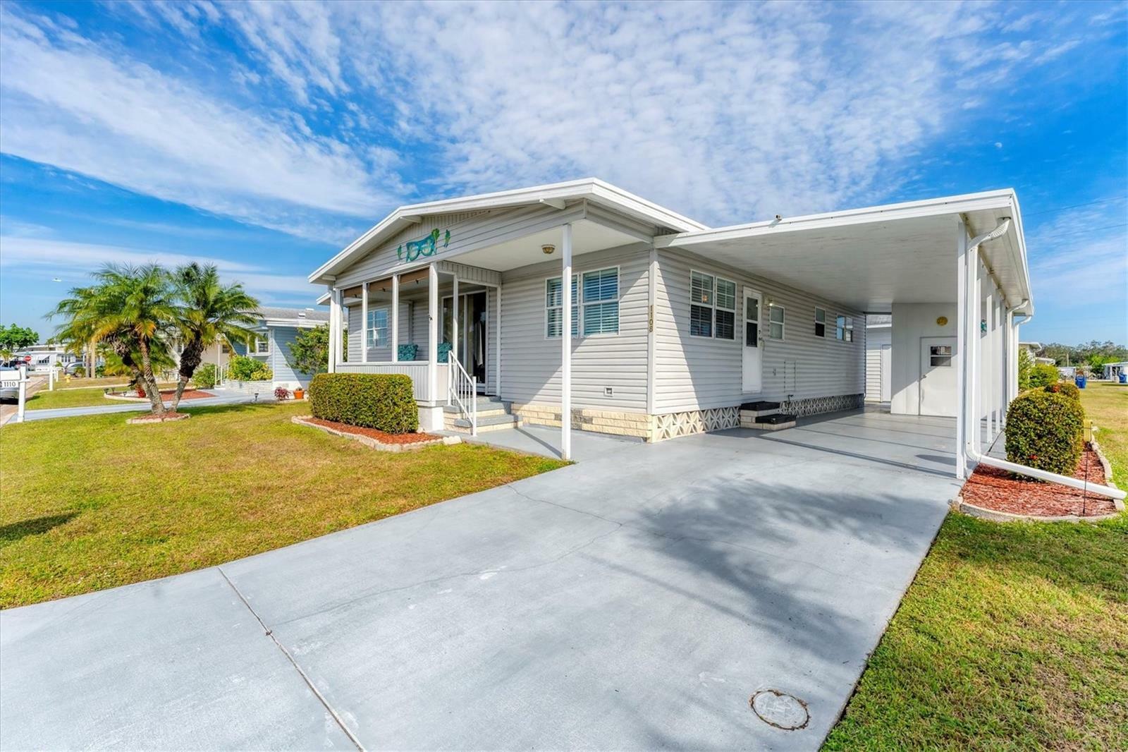 Property Photo:  1108 43rd Avenue Drive E  FL 34222 