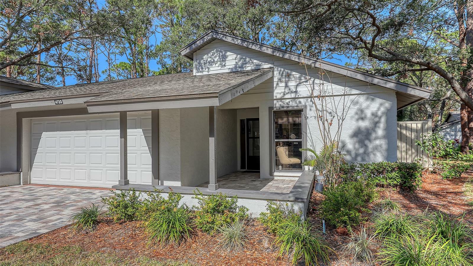 Property Photo:  4720 Oak Forest Drive W 57  FL 34231 