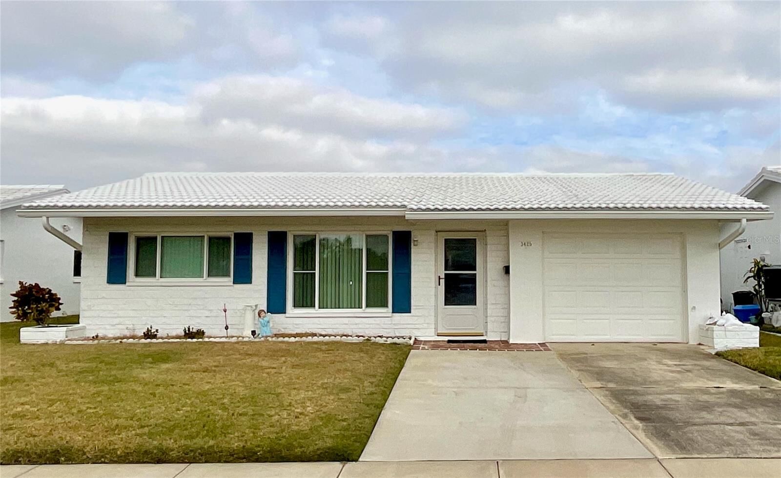 Property Photo: 3425 96th Terrace N 4 FL 33782