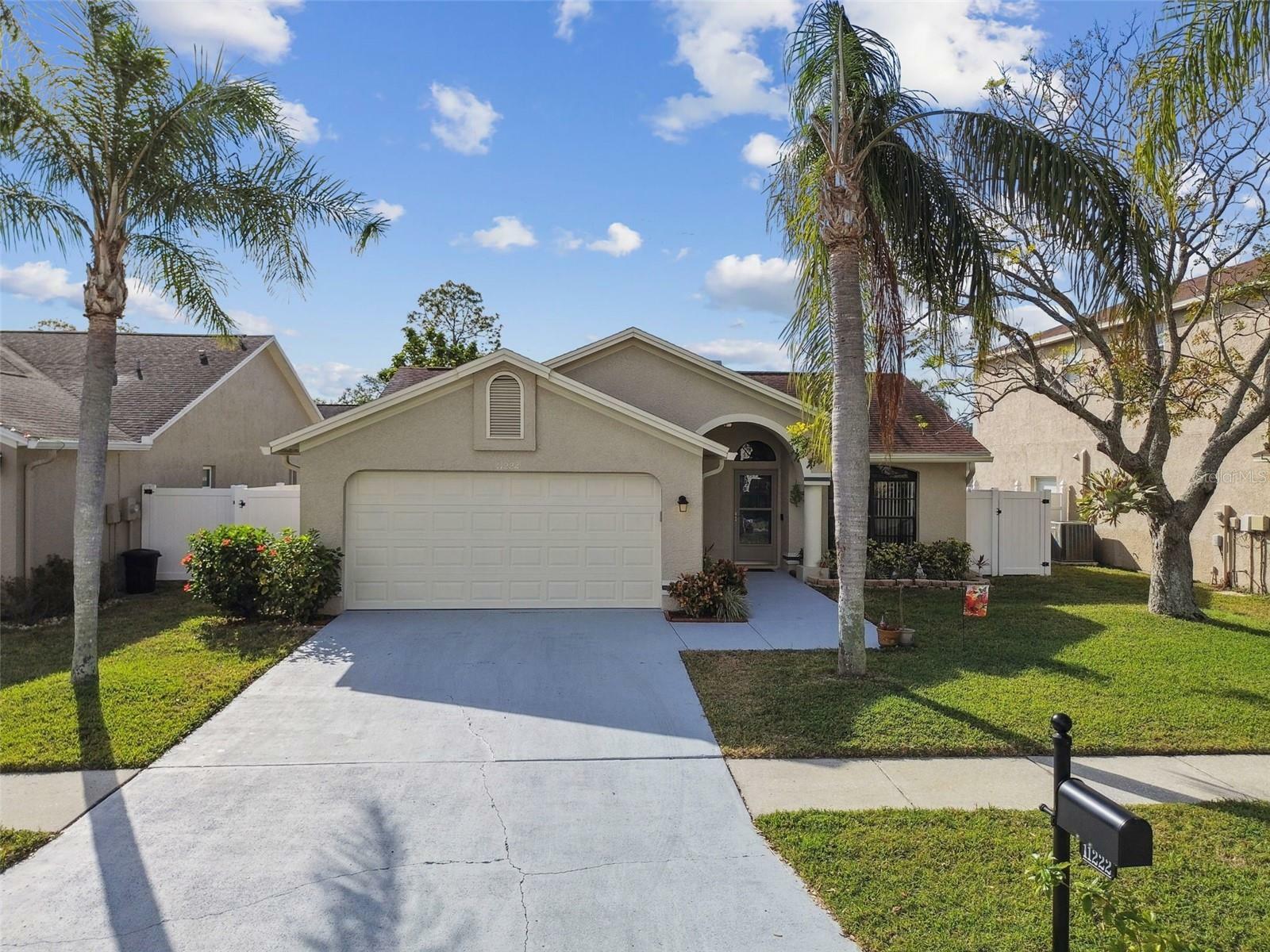 Property Photo:  11222 Moonvalley Way  FL 33635 