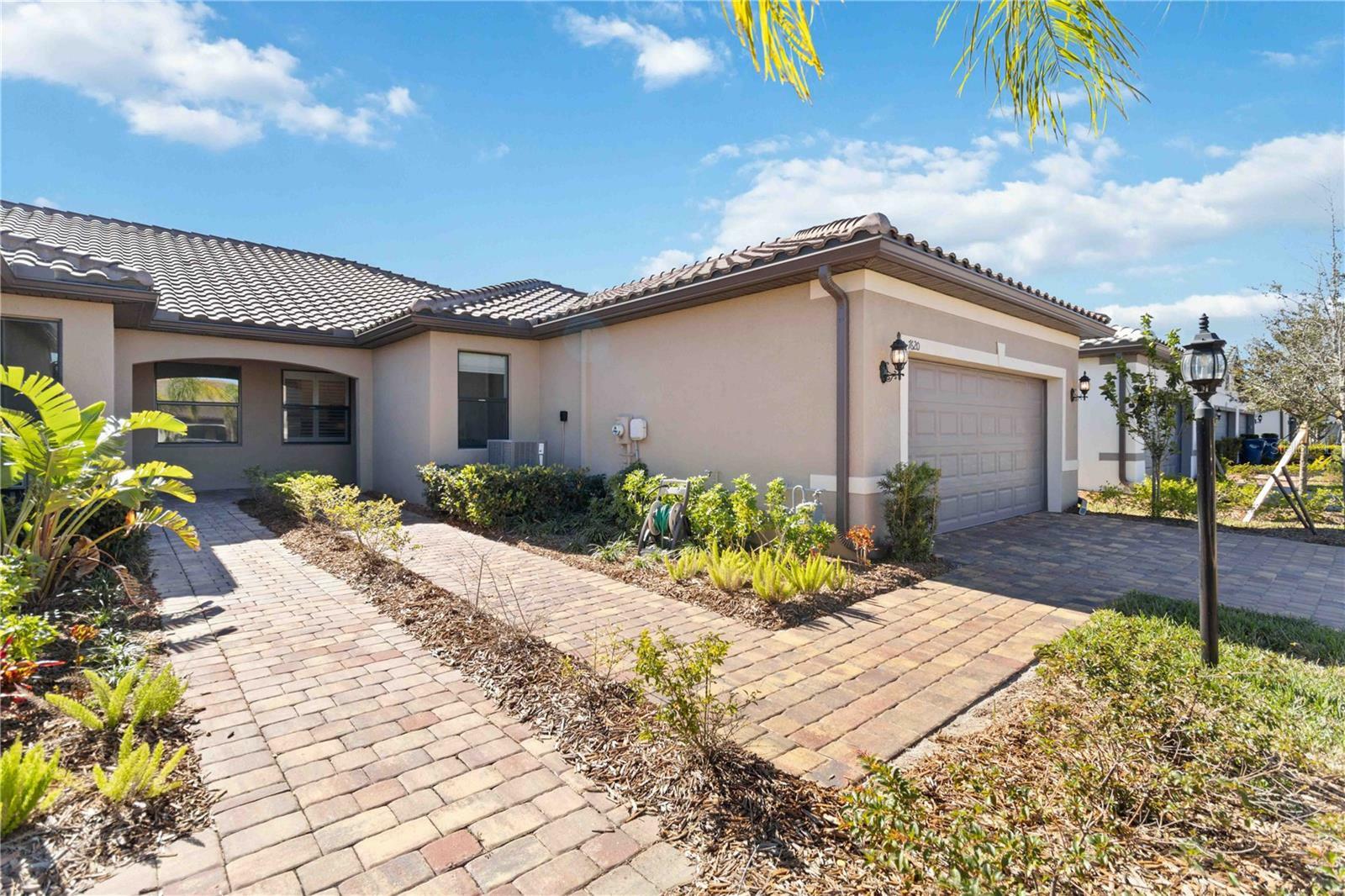 Property Photo:  7620 Summerland Cove  FL 34202 