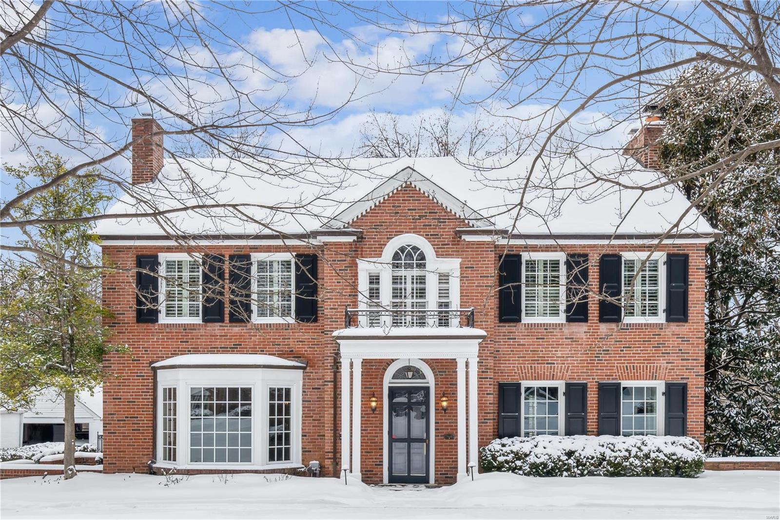 Property Photo: 21 Fair Oaks MO 63124