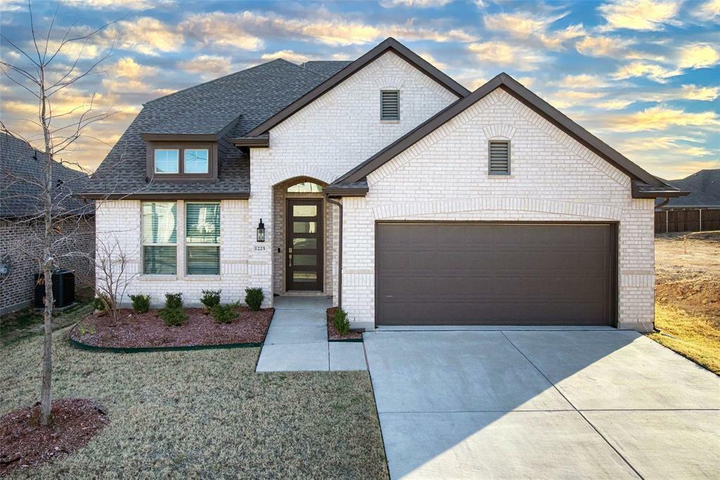 Property Photo:  1225 Stagecoach Trail  TX 76247 