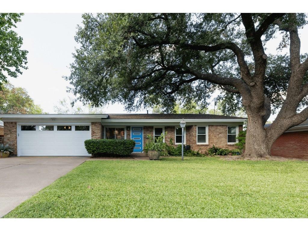 Property Photo: 2804 Sadler Avenue TX 76133