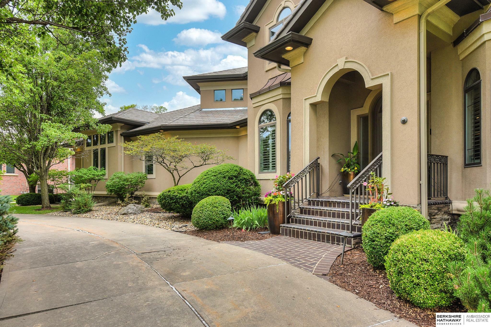 Property Photo: 930 N 143rd Avenue Circle NE 68154