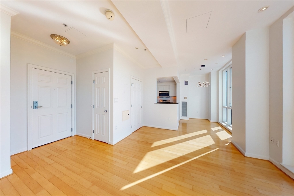 Property Photo:  1 Nassau St 2210  MA 02111 