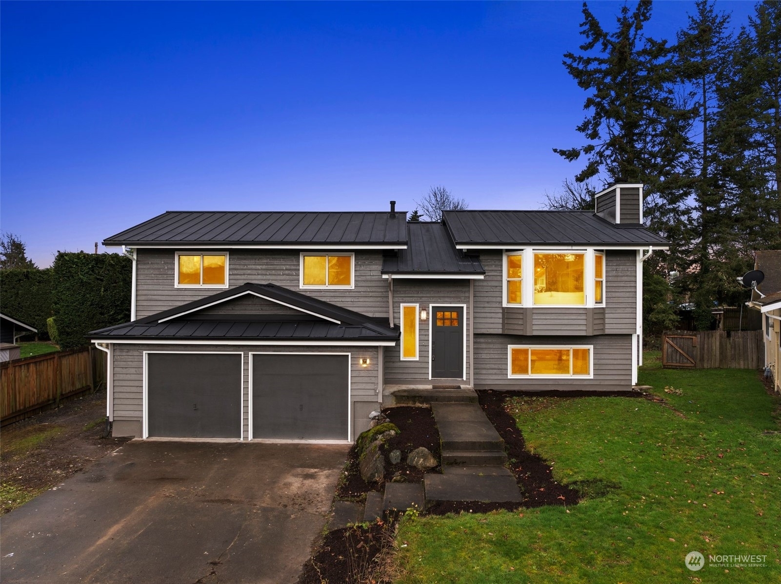 Property Photo:  1301 S 239th Place  WA 98198 