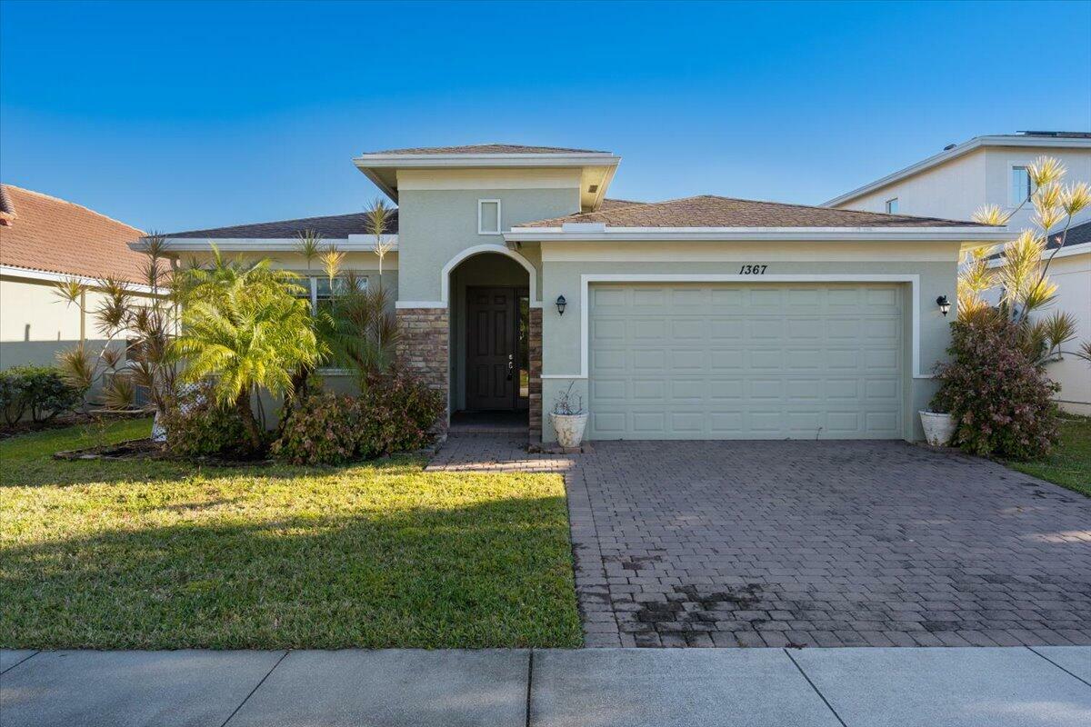 Property Photo:  1367 NW Leonardo Circle  FL 34986 