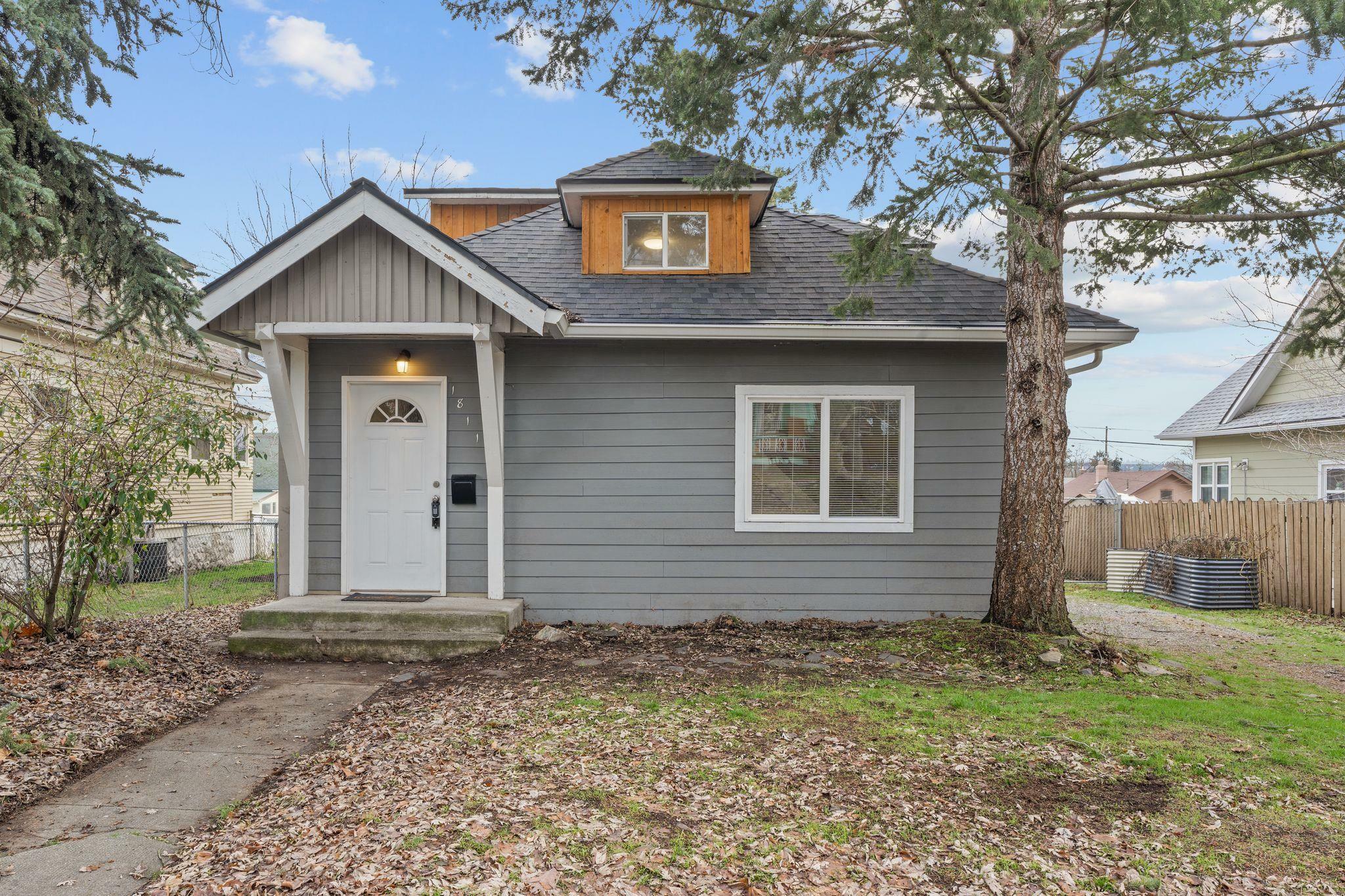 Property Photo: 1811 W W Augusta Ave WA 99205