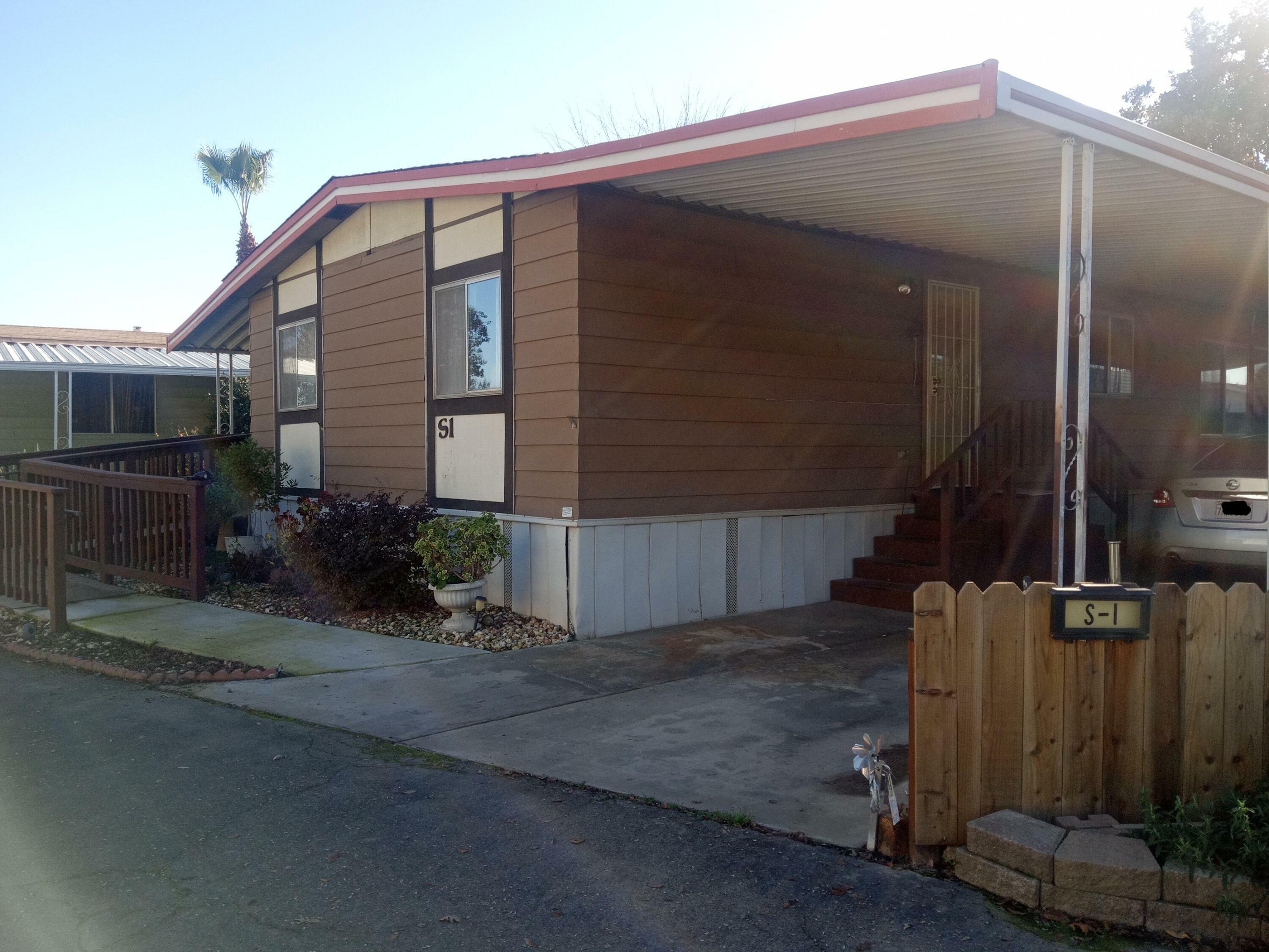 Property Photo:  2400 W Midvalley Avenue S 1  CA 93277 