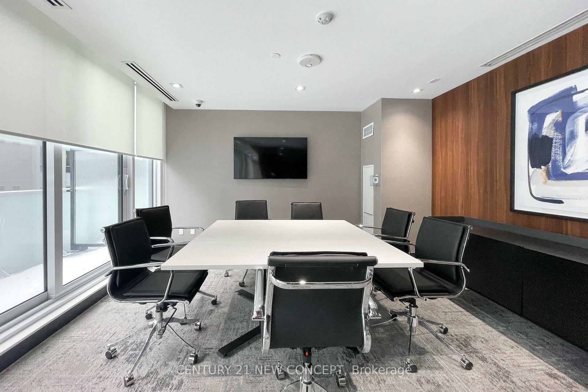 Property Photo: 403 Church St 2907 ON M4Y 0C9