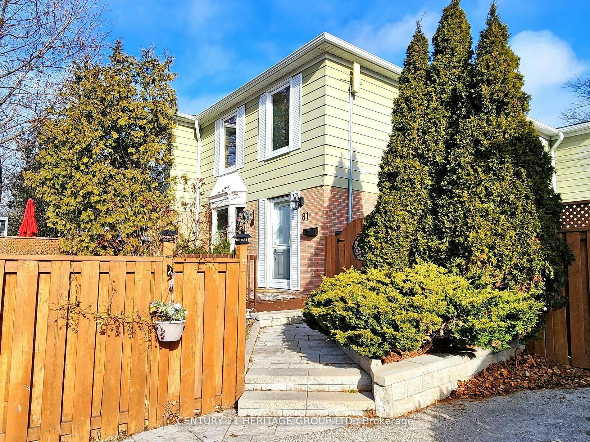 Property Photo:  81 Lillooet Cres Main  ON L4C 5A6 