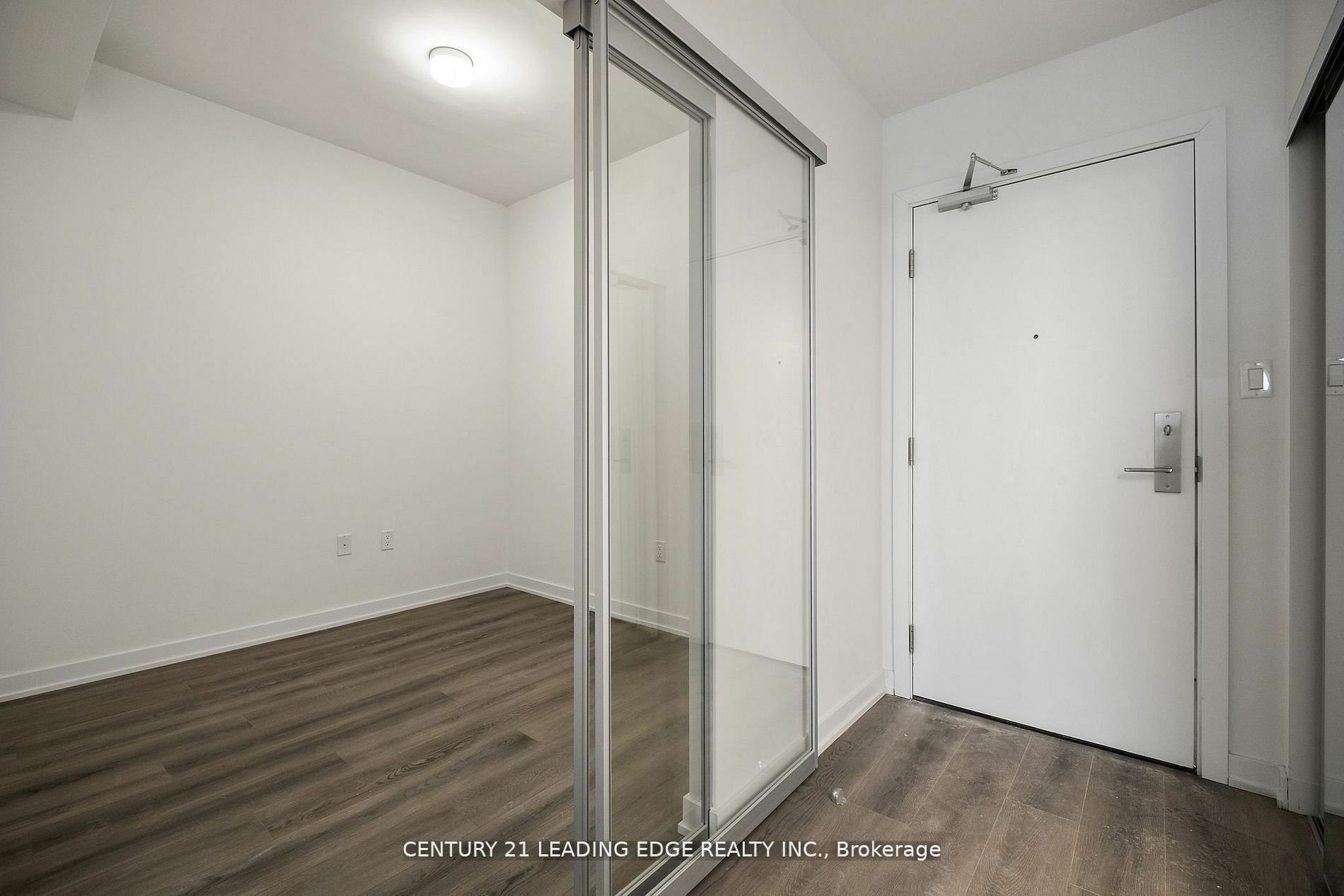 Property Photo:  2433 Dufferin St 503  ON M6E 0B4 