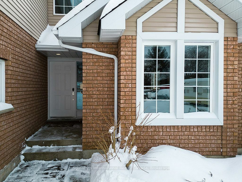 Property Photo:  365 Kramer Crt  ON N4K 6M3 