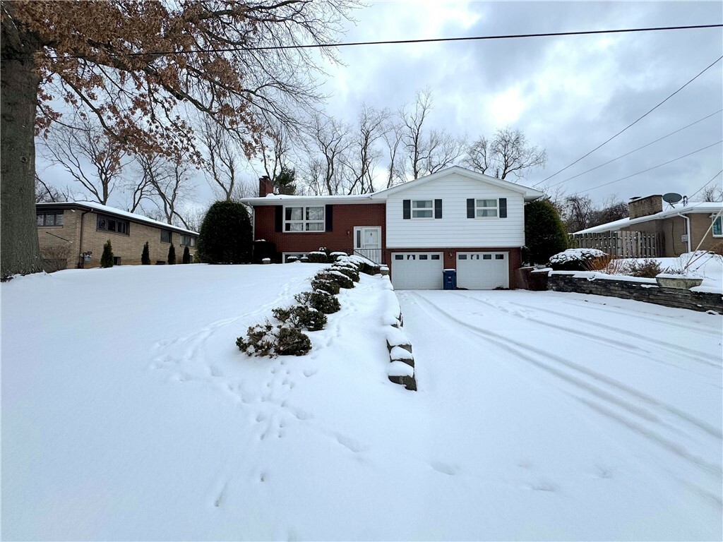 Property Photo:  3 Sunbirch Dr  PA 15644 