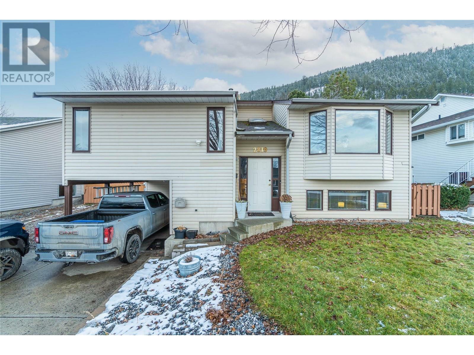 2819 Squamish Court  Kamloops BC V2E 2K9 photo