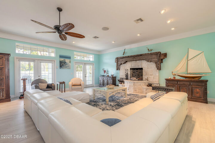 Property Photo:  708 Ocean Avenue  FL 32169 