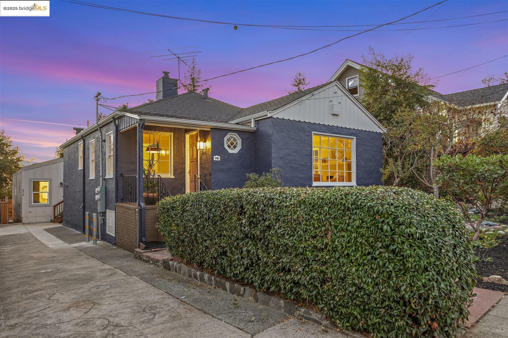 Property Photo:  2517 Damuth St  CA 94602 