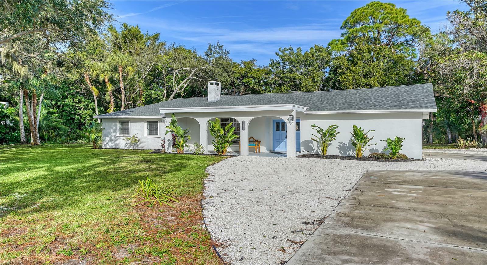 Property Photo:  1411 Quail Drive  FL 34231 