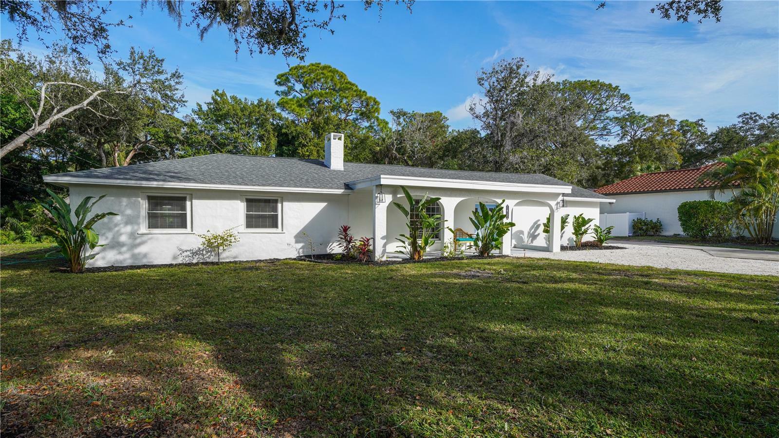 Property Photo:  1411 Quail Drive  FL 34231 