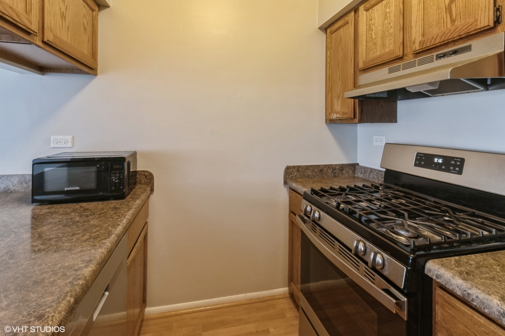 Property Photo:  42 S Golfview Court  IL 60139 