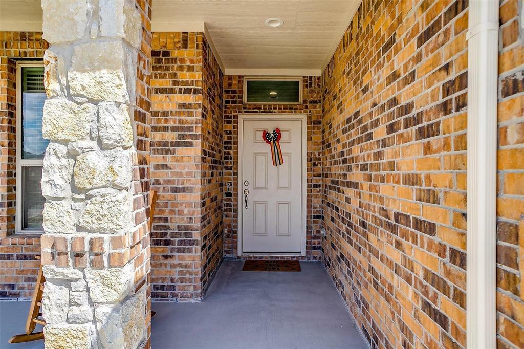 Property Photo:  1816 Agarito Drive  TX 76086 