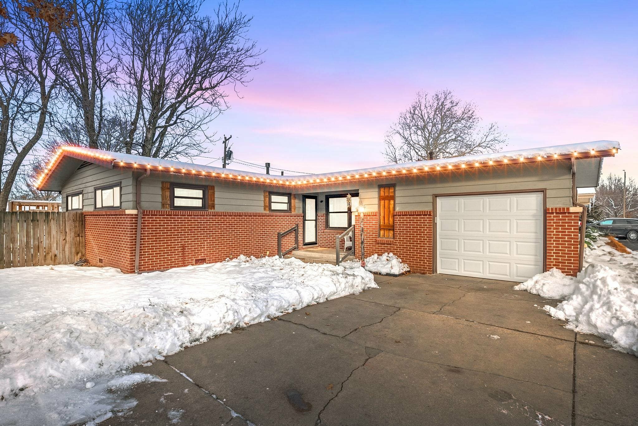 Property Photo:  647 N Chipper Ln  KS 67212-4616 