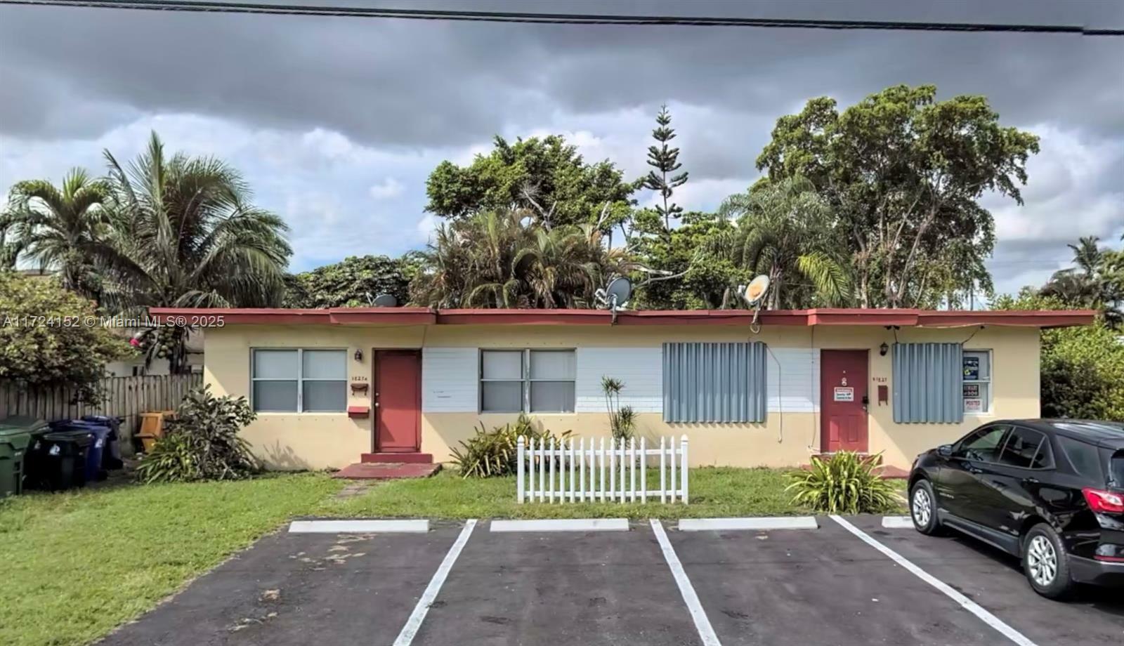 Property Photo:  1827 N Dixie Hwy  FL 33305 