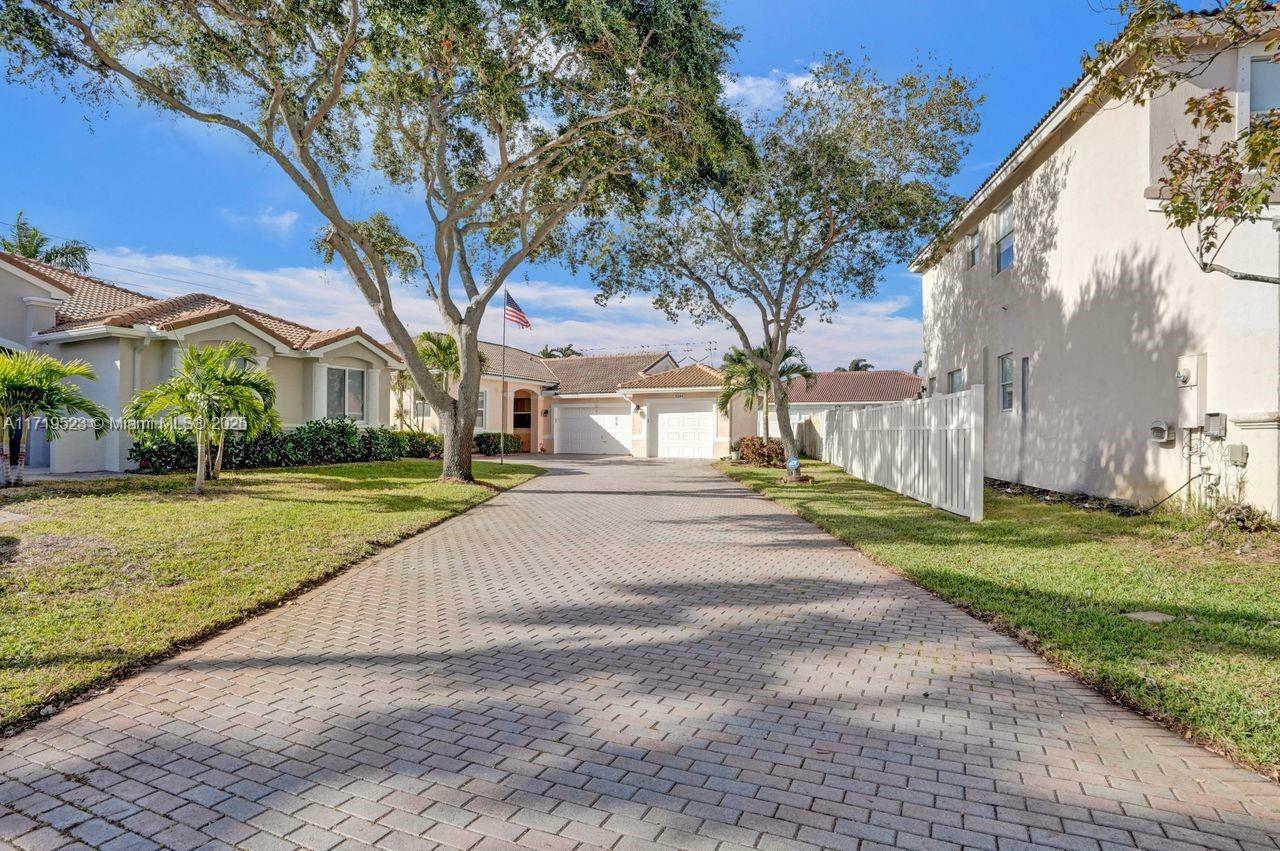 Property Photo:  3244 SW 53rd Ct  FL 33312 