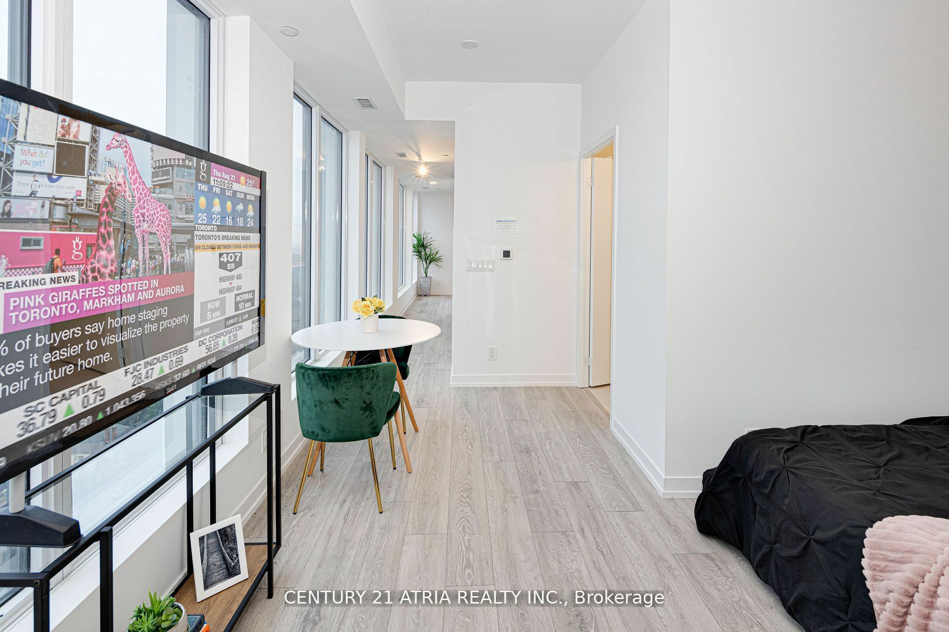 Property Photo:  2020 Bathurst St 1820  ON M5P 0A6 